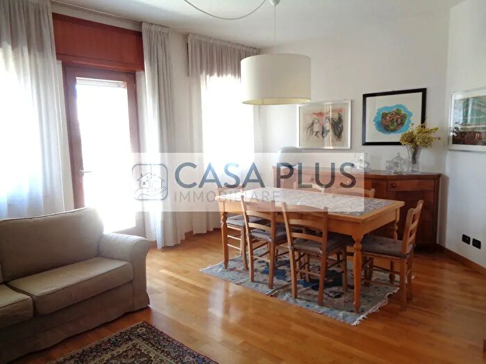 Appartamento con 7 locali in affitto in Bassano Del Grappa