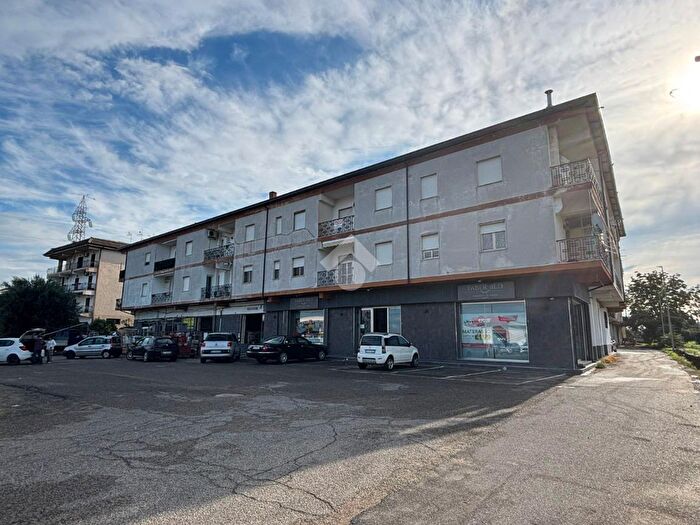 Appartamento trilocale in vendita in Via Piccolo Mondo Antico, CoriglianoRossano