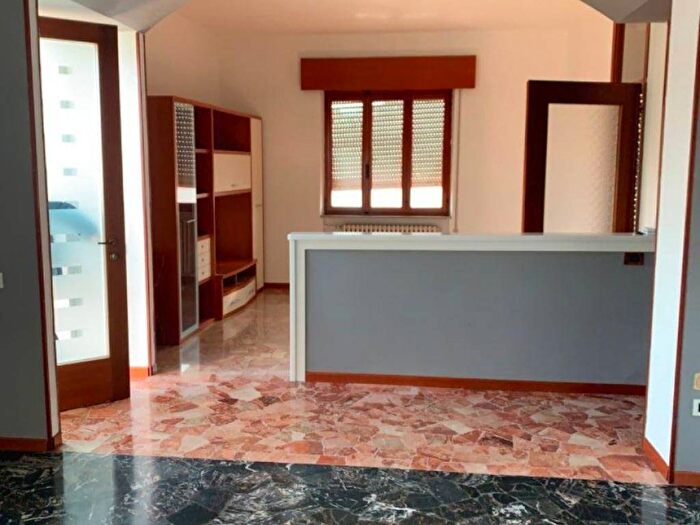 Appartamento quadrilocale in affitto in Centro, Longare