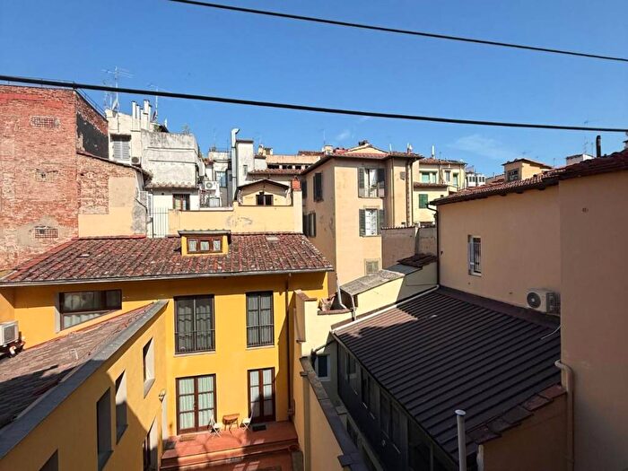 Appartamento quadrilocale in affitto in Via de' Perfetti Ricasoli, Firenze Nova, Firenze
