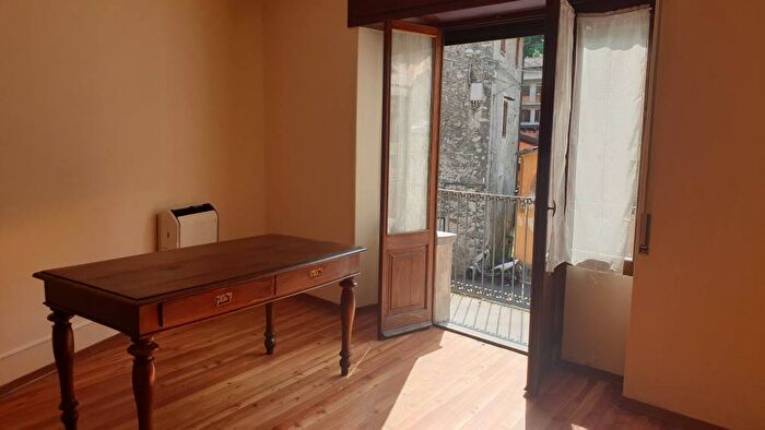 Casa trilocale in affitto in Via Principale, Centro, Varallo