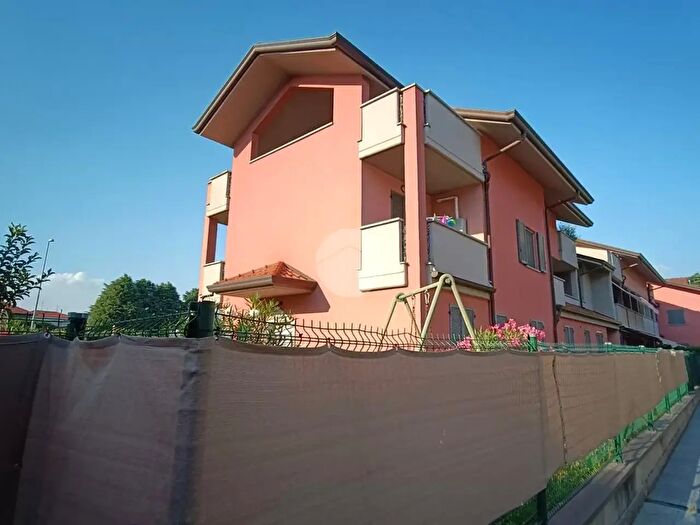 Appartamento trilocale in vendita in Via Maria Gaetana Agnesi, Cesano Maderno