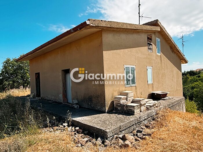 Casa con 6 locali in vendita in Via Praticello, Potenza