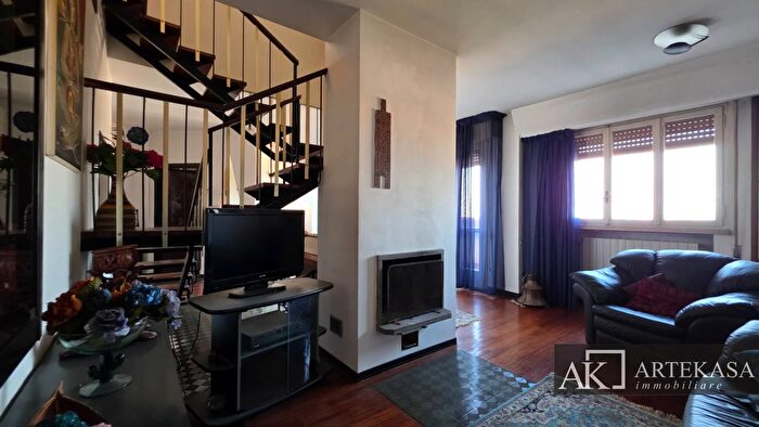 Case in Vendita e in Affitto - 3