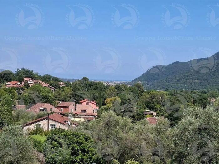 Appartamento con 5 locali in vendita in Via Praglione, Garlenda