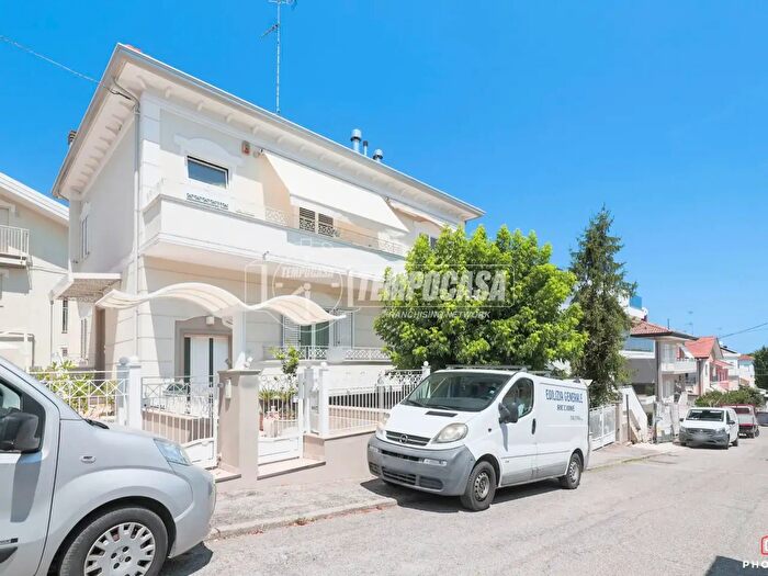 Appartamento quadrilocale in vendita in Viale Foligno, Riccione