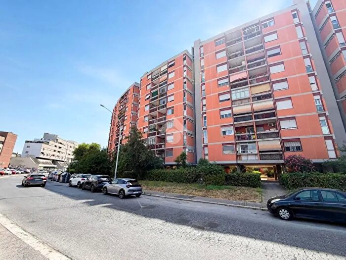 Appartamento quadrilocale in vendita in Viale dei Caduti nella Guerra di Liberazione, Roma