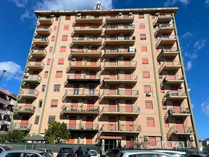 Appartamento quadrilocale in vendita in Piazza Giuseppe Bandi, Palermo