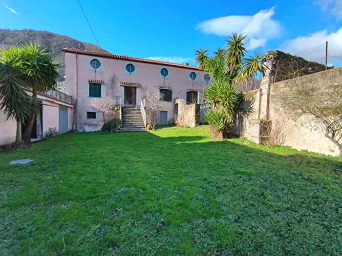 Casa trilocale in vendita in Via Isonzo, Giffoni Valle Piana