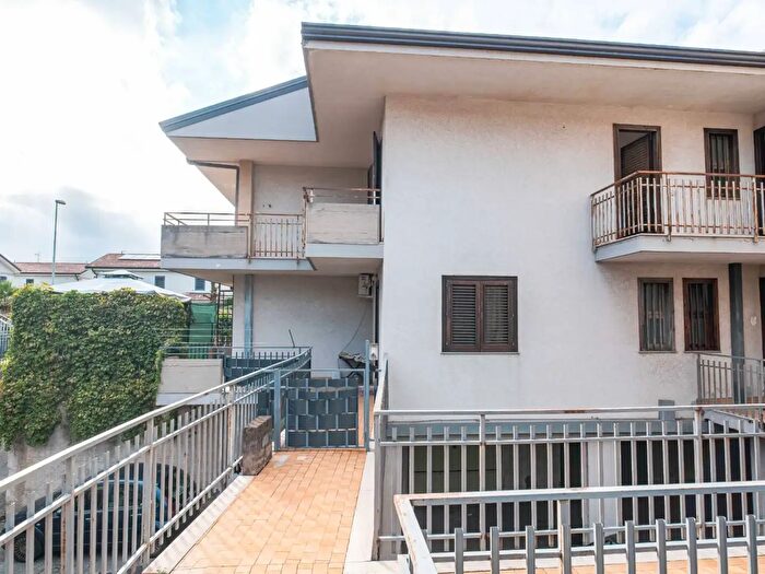 Appartamento bilocale in vendita in Via Simone Neri, Mascali