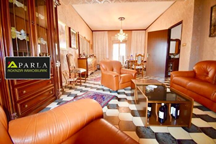 Appartamento con 5 locali in vendita in Via Barone Francesco Lombardo, Canicatti