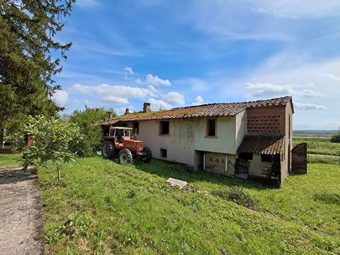 Casa con 12 locali in vendita in Via Don Giovanni Minzoni Buti, Buti