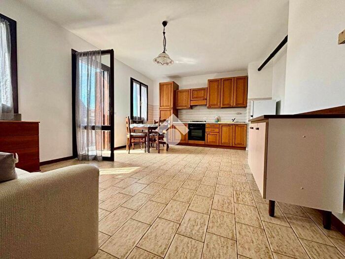 Casa bilocale in affitto in Via Latteria, Centro, Castelcucco