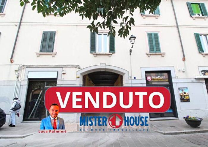 Appartamento bilocale in vendita in Via Bergamo, Monza