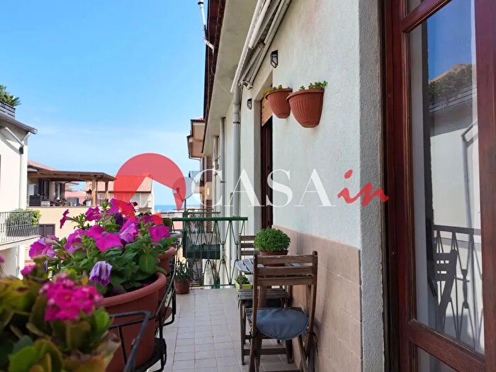 Appartamento con 5 locali in vendita in Via Lazio, SantAgata Di Militello