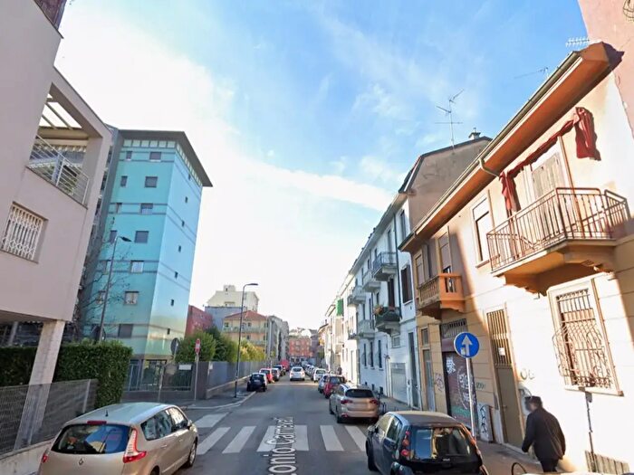 Appartamento trilocale in affitto in Via Privata Imola, Milano