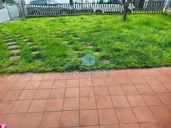 Casa con 10 locali in vendita in Castelnuovo Magra