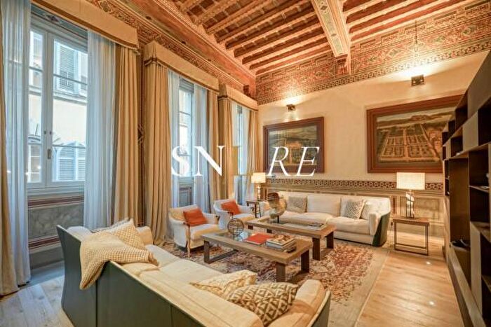 Appartamento con 5 locali in vendita in Lungarno Guicciardini, Firenze