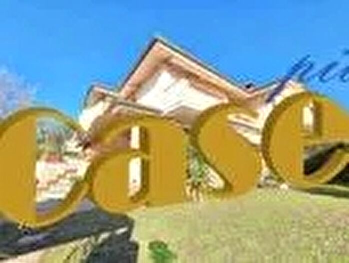 Casa con 11 locali in vendita in Pietrasanta