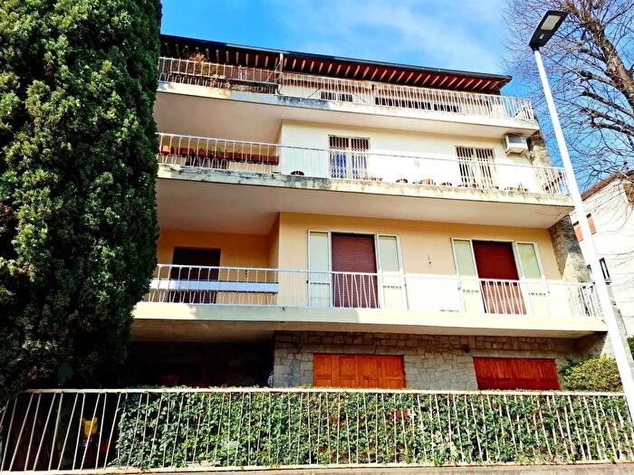 Appartamento con 5 locali in vendita in Firenze