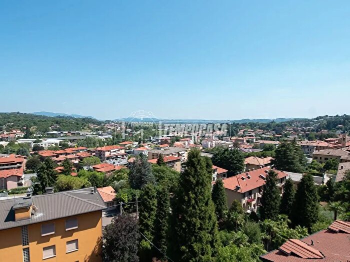 Appartamento quadrilocale in vendita in Via Guglielmo Marconi, Ponte Lambro