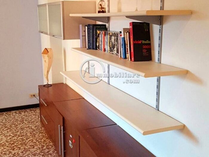 Appartamento trilocale in affitto in Via Guglielmo Silva, Monte Rosa Lotto, Milano