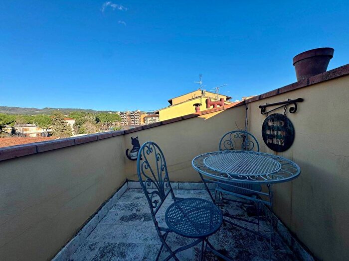 Appartamento bilocale in affitto in Viale Terenzio Mamiani, Campo di Marte, Firenze