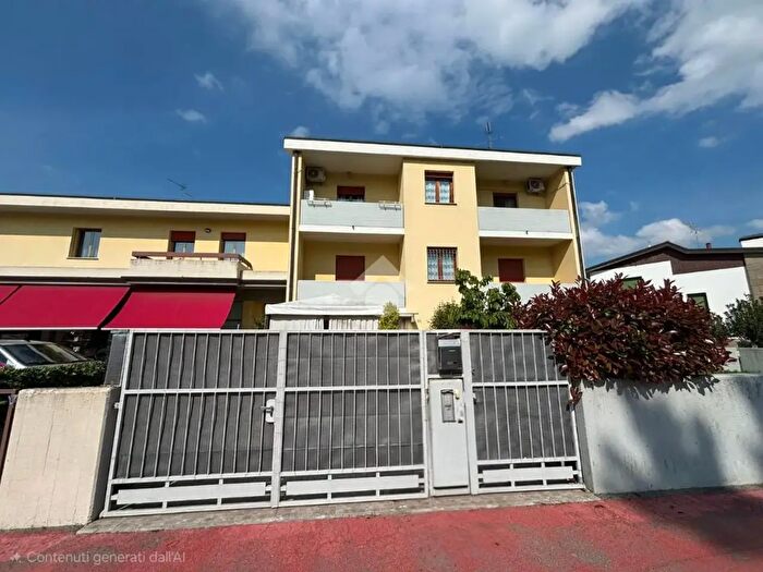 Appartamento trilocale in vendita in Via Augusto Murri, Alfonsine