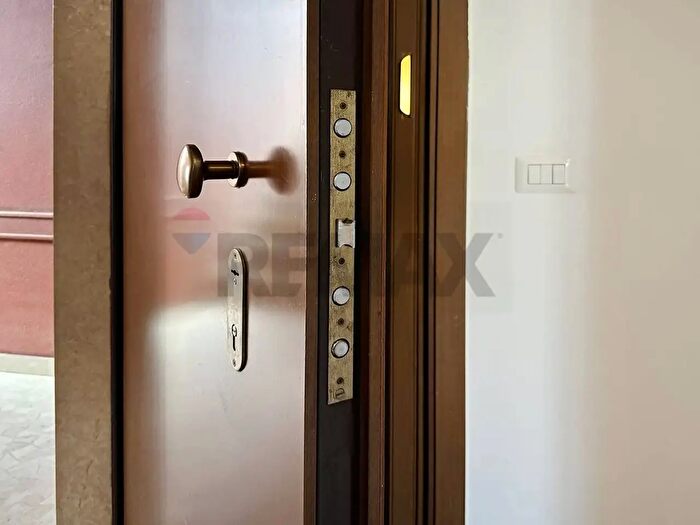 Appartamento trilocale in vendita in Via Ponchielli, Monza