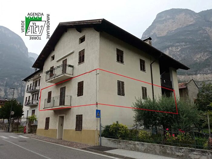 Appartamento quadrilocale in vendita in Roverè della Luna Via Quattro Novembre, Rovere' Della Luna