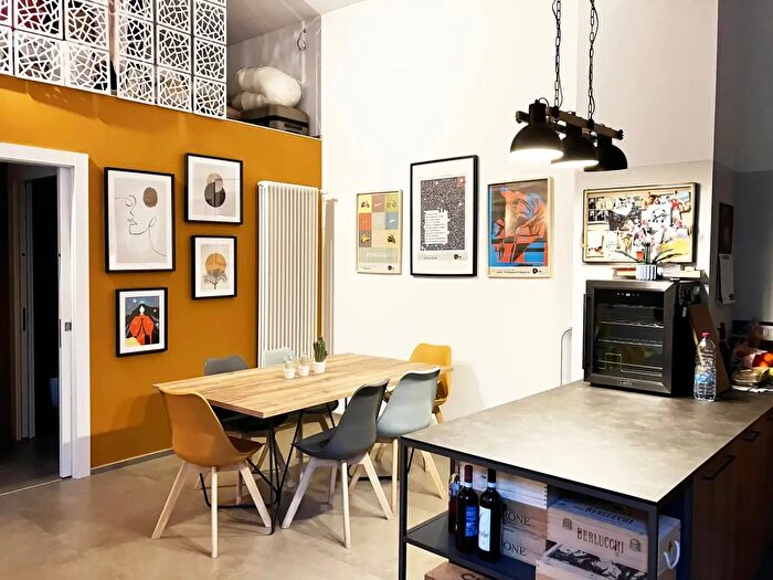 Appartamento trilocale in vendita in Via Fratelli Calandra, Torino