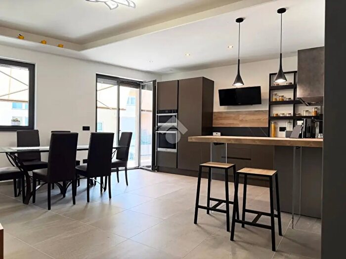 Appartamento trilocale in vendita in Via Aurelia Tarquinia, Montalto Di Castro