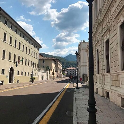 Appartamento con 5 locali in vendita in Rovereto