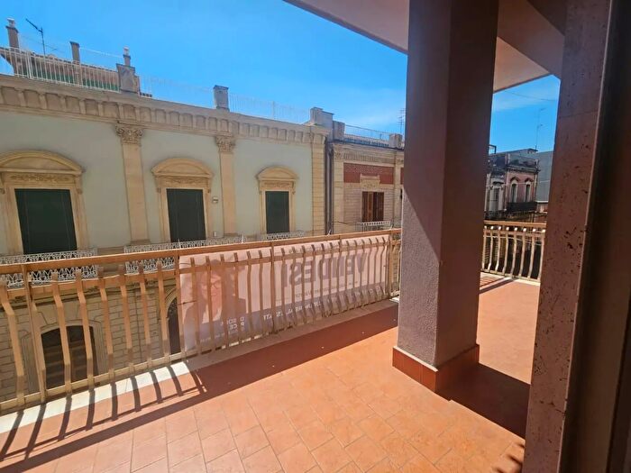 Appartamento con 6 locali in vendita in Via Roma, Riposto