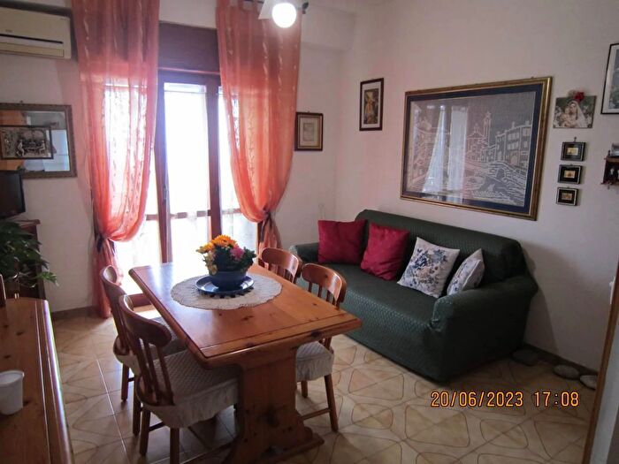 Appartamento trilocale in vendita in Monticello, Scalea