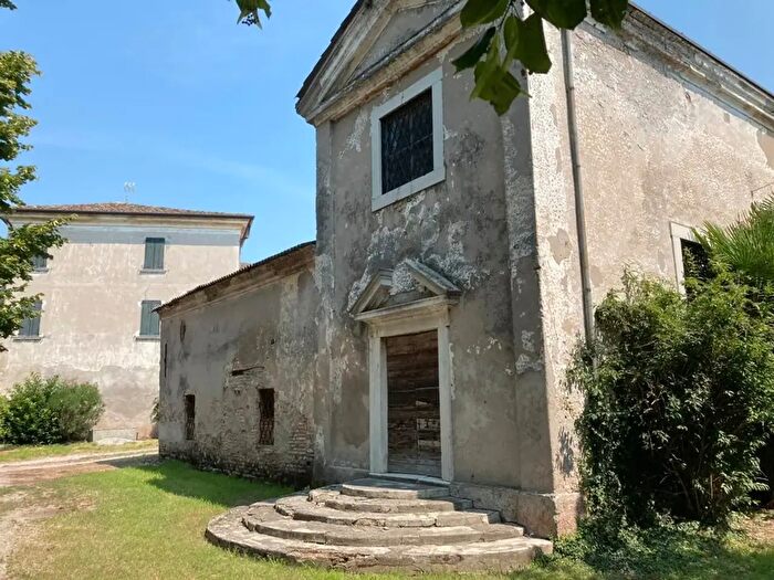 Casa con 6 locali in vendita in Via Visano Montichiari, Calvisano