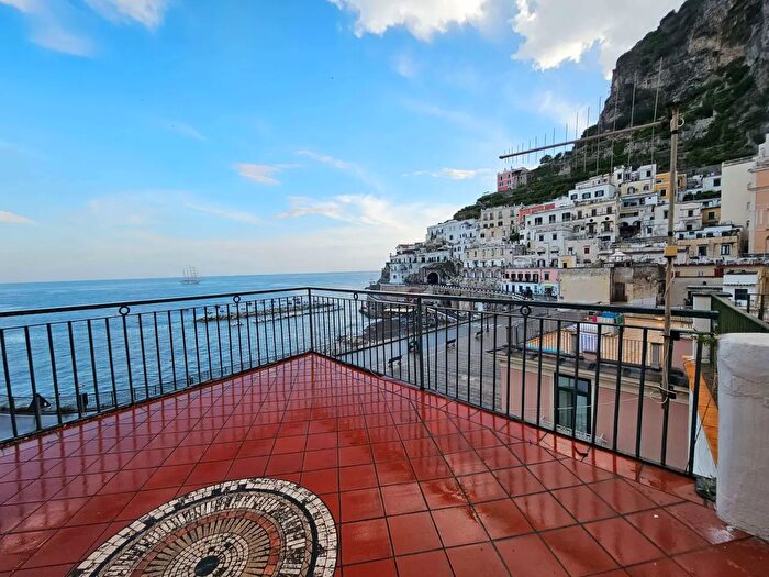 Appartamento con 7 locali in vendita in Atrani