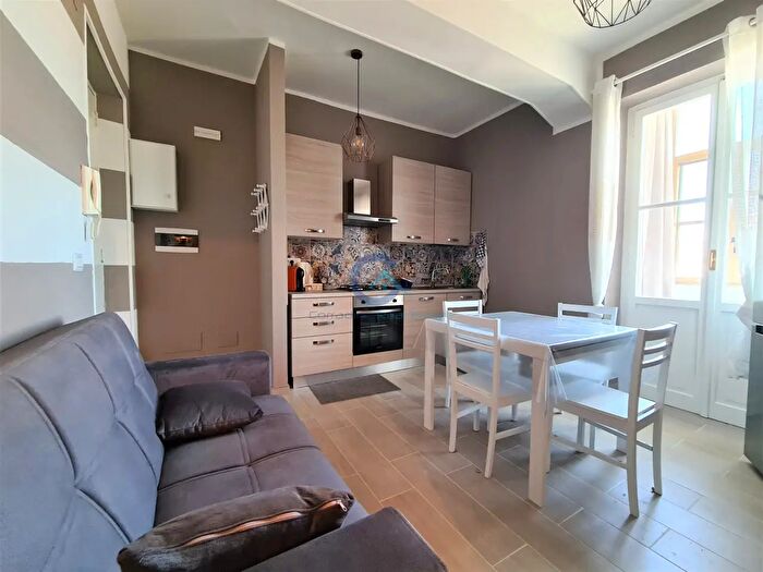 Appartamento quadrilocale in vendita in Via Murano, Catanzaro