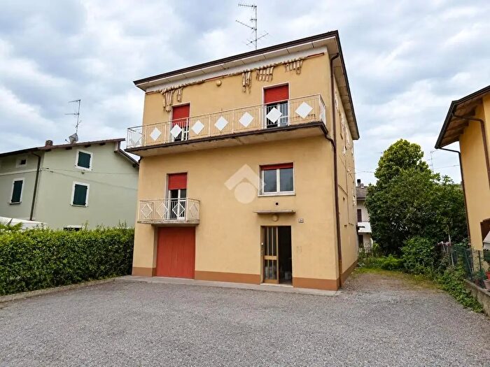 Appartamento quadrilocale in vendita in Via Dante Alighieri, Cadelbosco Di Sopra