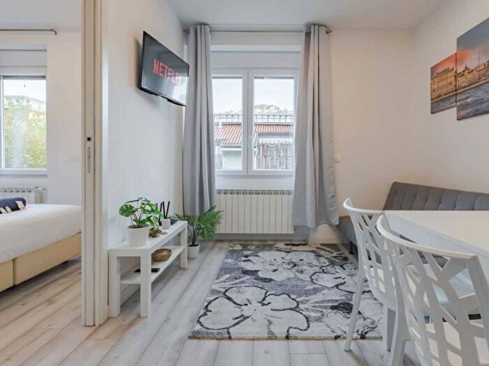 Appartamento trilocale in affitto in Via dei Giacinti, Gretta, Trieste