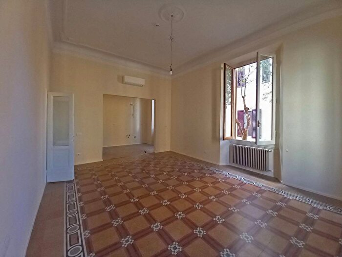 Appartamento con 6 locali in affitto in Piazza Leopoldo Nobili, Campo di Marte, Firenze