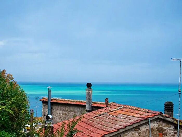 Appartamento trilocale in vendita in Via Maurizio Moris, Anguillara Sabazia