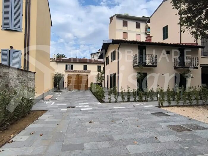 Appartamento quadrilocale in vendita in Via Vittorio Emanuele Secondo, Firenze
