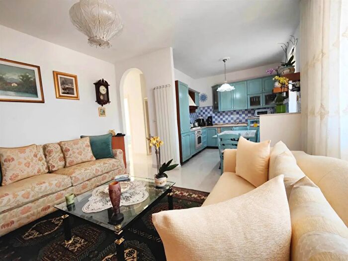 Appartamento trilocale in vendita in Via San Giacomo, Serino