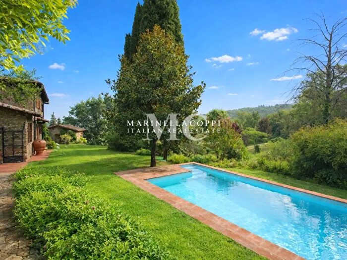 Casa con 10 locali in vendita in Greve In Chianti