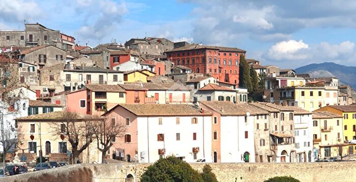 Appartamento con 5 locali in vendita in Viale dei Bastioni, Paliano