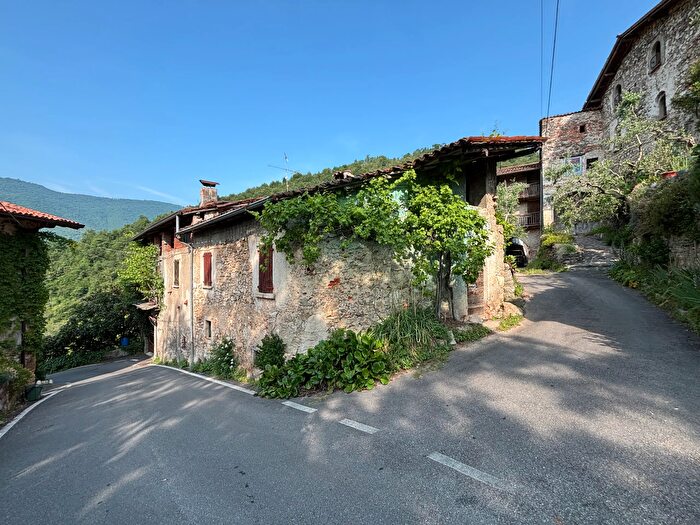 Casa in vendita in Vallio Terme