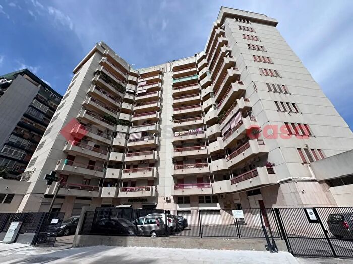 Appartamento quadrilocale in vendita in Via Lucania, Taranto