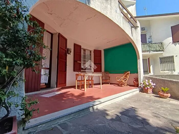 Casa trilocale in vendita in Viale Anneo Marco Lucano, Ravenna