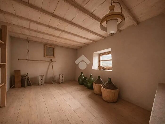 Casa con 8 locali in vendita in Contrada Balestre, Erbezzo